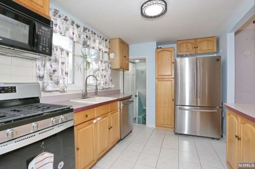 384 Elm Ave, Bogota NJ  07603-1501 exterior