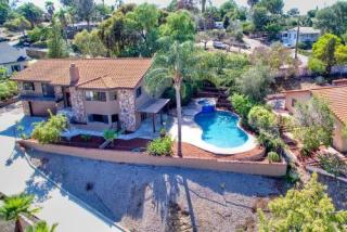 1216 Sandra Cir, Vista, CA 92083-7102