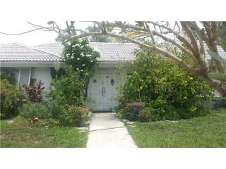 2440 197th St, Miami, FL 33180-2152