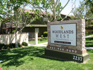 44004 Engle Way, Lancaster CA  93536-5918 exterior