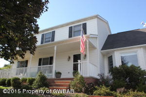 12 Rice Dr, Dallas, PA 18612-1425