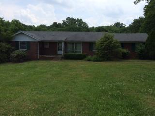 745 Meade Dr, Nashville, TN 37205-3167