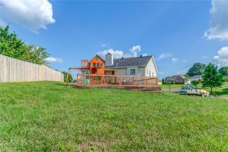 3147 Westchester Dr, Clarksville, TN 37043-3865