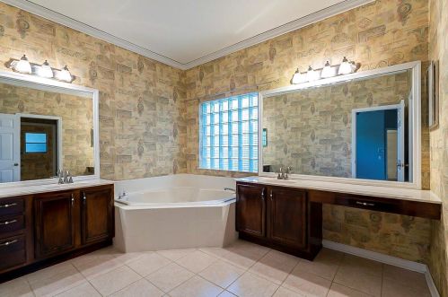 305 Englenook Dr, De Bary FL  32713-3241 exterior