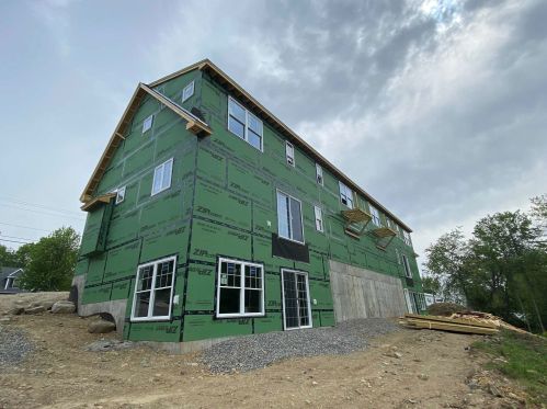 46 Lovell Rd, Stratham NH  03885-2218 exterior