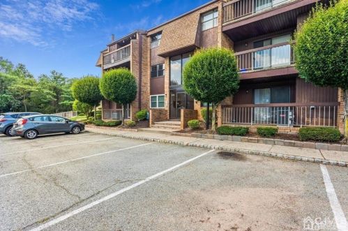 619 Sharon Garden Ct, Woodbridge, NJ 07095-4331