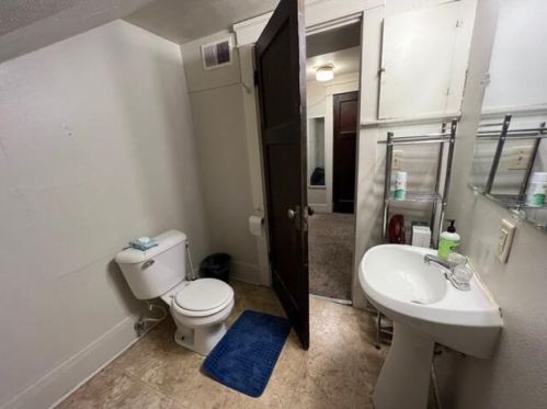 2144 49, Milwaukee WI 53208-1106 exterior