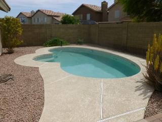 7857 Tuckey Ln, Glendale AZ  85303-3415 exterior