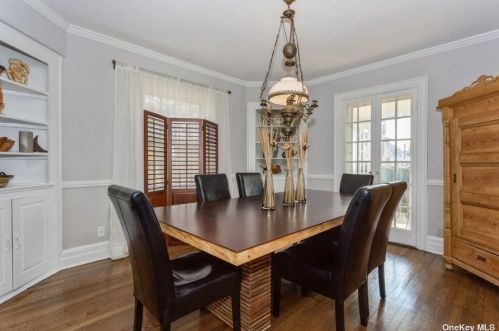 970 Allen Ln, Woodsburgh NY  11598-1705 exterior