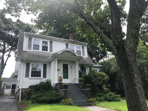 32 Hilltop St, Quincy, MA 02169-1624