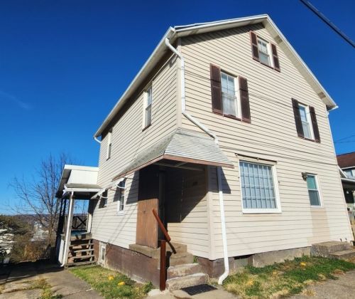 110 Chartes St, New Castle, PA 16102-1507