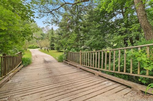 16 Meadow Ln, Lakeville, CT 06039-1316