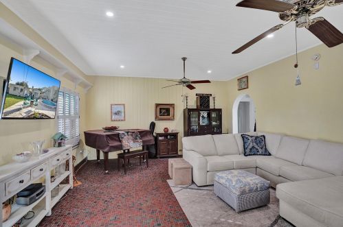 302 1st Ave, Delray Beach FL  33444-3804 exterior