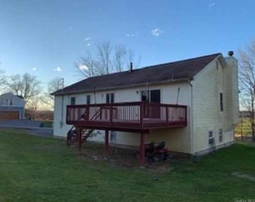 44 Gurda Ln, Pine Island, NY 10969-1929