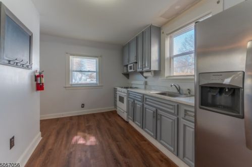 220 Locust St, Roselle Park NJ  07204-2226 exterior
