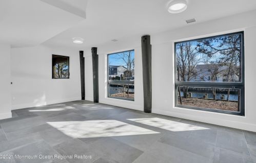 49 Cherokee Ln, Bricktown NJ  08724-4405 exterior