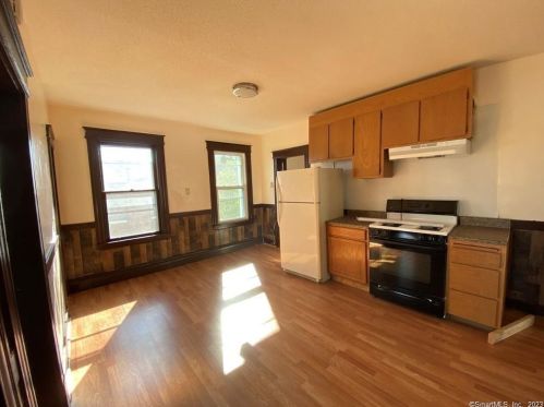 105 Lawlor St, New Britain CT  06051-1112 exterior