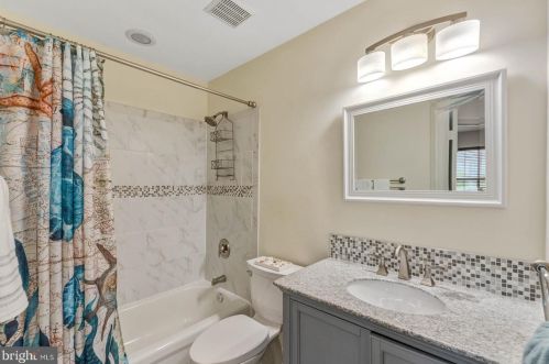 9240 Lorton Valley Rd, Lorton VA  22079-2912 exterior