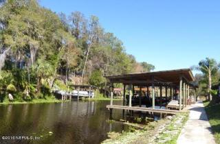 288 Maxwell Dr, Welaka, FL 32193-3414