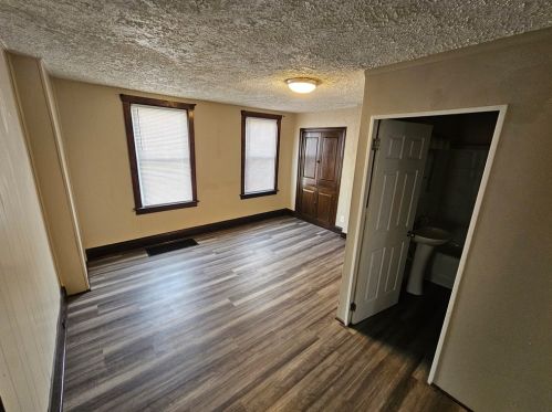 915 6th Ave, New Brighton PA  15066-1930 exterior