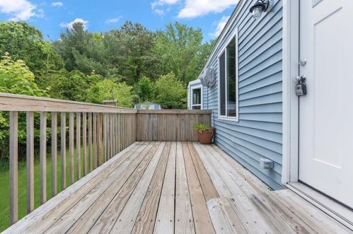 19 Cantaberry Ln, Coventry RI  02816-6903 exterior