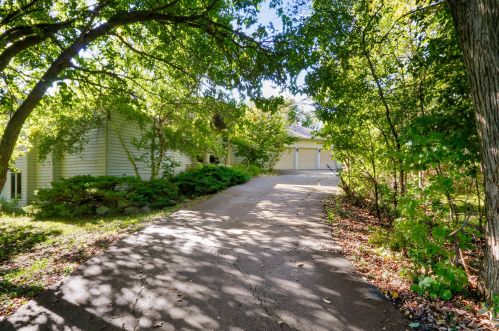 1160 Turnberry Ct, Lake Geneva, WI 53147-4908