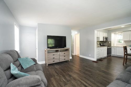 6 Damon Rd, Cincinnati OH 45218-1034 exterior