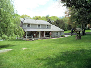 15 Graphic Blvd, Sparta NJ  07871-3508 exterior