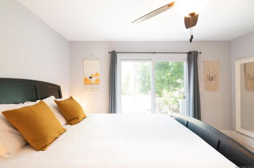 1558 Burton St, San Diego CA 92111-7044 exterior