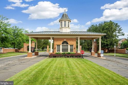 5433 Rodriquez Ln, Haymarket VA  20169-6100 exterior