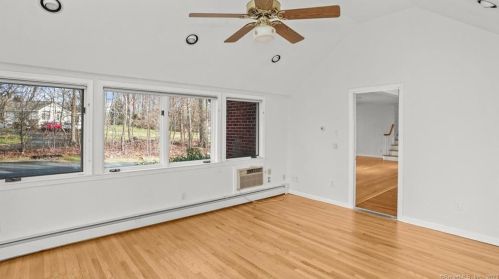 75 Nubel Ln, New Canaan CT  06840-6913 exterior