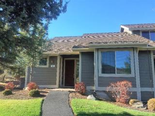 687 Sage Country Ct, Eagle Crest, OR 97756-5016