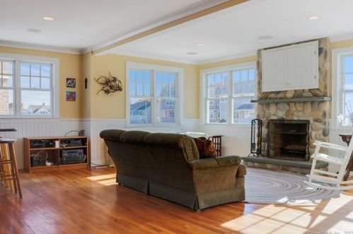 112 Atlantic Ave, Groton CT 06340-8803 exterior