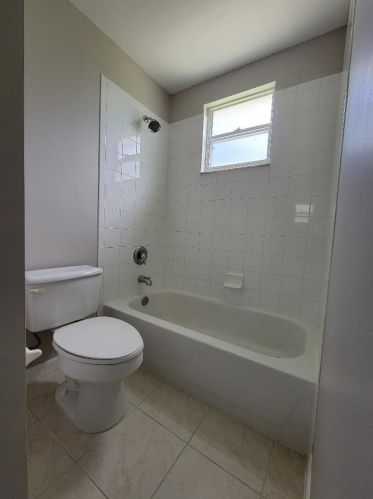 292 Kensington Way, West Palm Beach FL  33414-4316 exterior