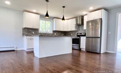 25 Atwood Rd, Woodbury CT  06798-2324 exterior