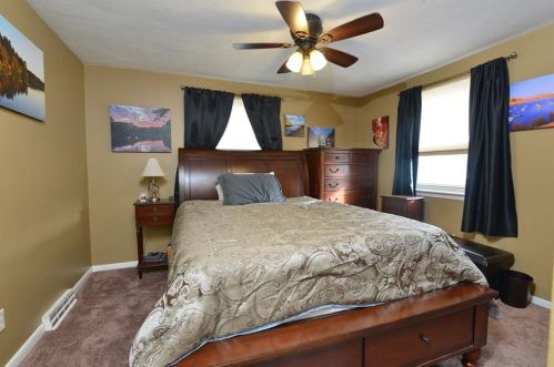 9 Ferncrest Dr, Providence RI 02919-3503 exterior