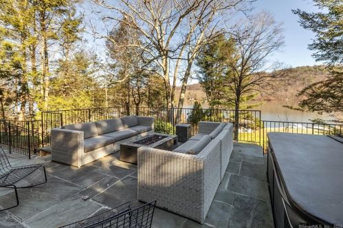 29 Ledgewood Dr, Sherman CT  06784-2040 exterior