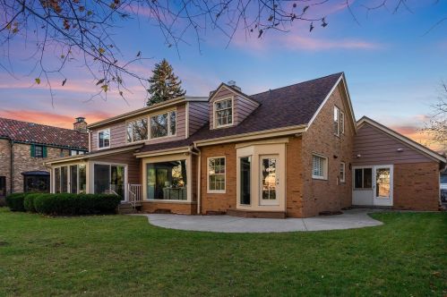 4150 Lake Dr, Milwaukee WI  53211-1719 exterior