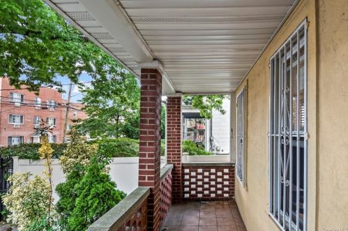 828 226th St, Bronx NY  10466-4419 exterior