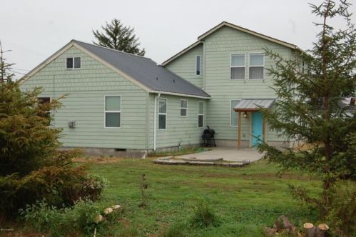 35046 5th Ln, Tongue Point, OR 97103-6613