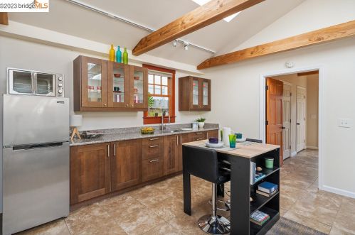 2122 Sacramento St, Berkeley CA  94702-1905 exterior