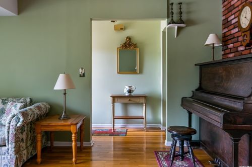 2047 Hancock Ave, North Bellmore NY  11710-1516 exterior