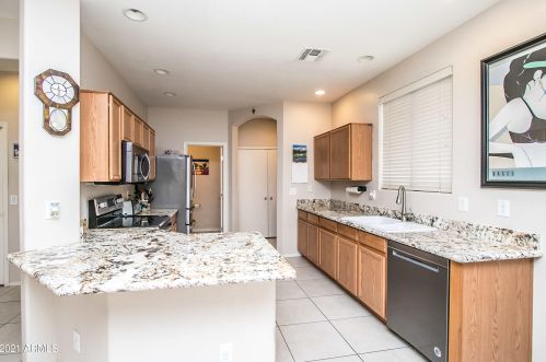 1910 Emily Ln, Gilbert, AZ 85295-5039