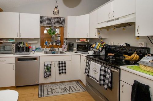 21 Lollypop Ln, Danville NH  03819-5129 exterior