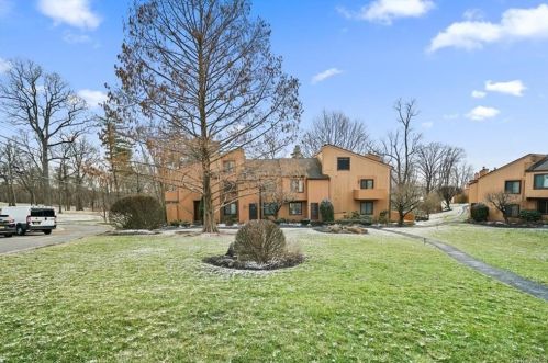 57 Hudson View Hl, Crotonville NY  10562-3329 exterior