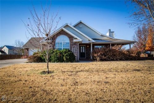 1897 Tallgrass Dr, Fayetteville, AR 72701-0805