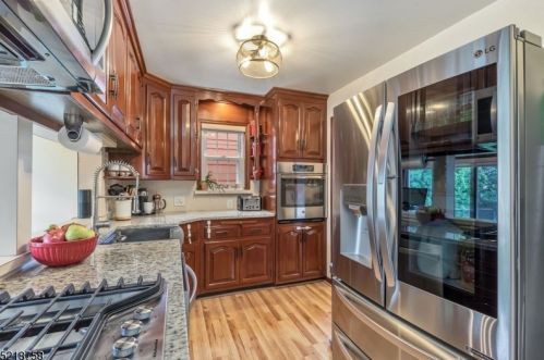 21 Roger Ave, Cranford NJ  07016-2714 exterior