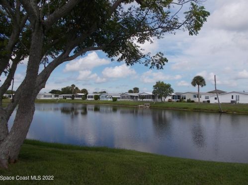 1052 Dracena Dr, Sebastian, FL 32976-7712