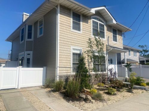 50 Baldwin Ave, Pt Lookout, NY 11569-3016