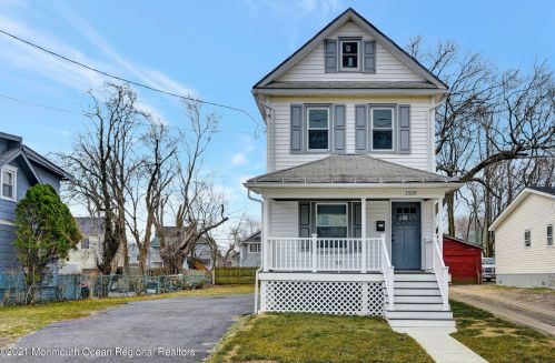 1520 Sewall Ave, Tinton Falls, NJ 07712-6357